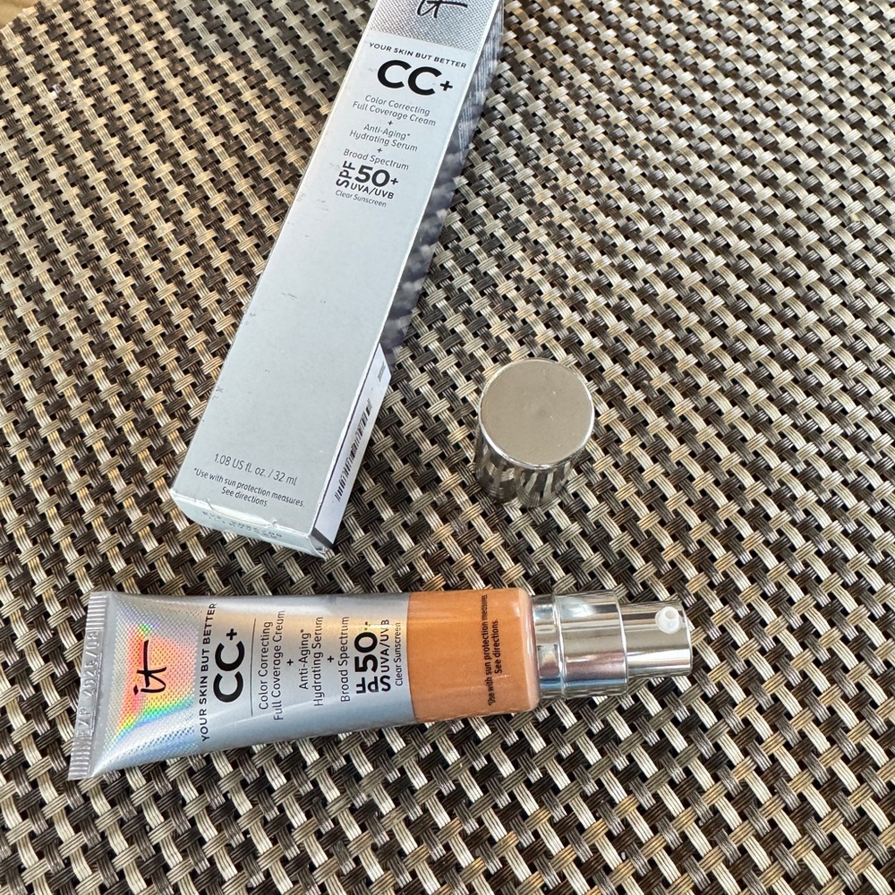 IT Cosmetics CC+ Cream SPF 50+ in Tan Cool - Picture 2 of 5